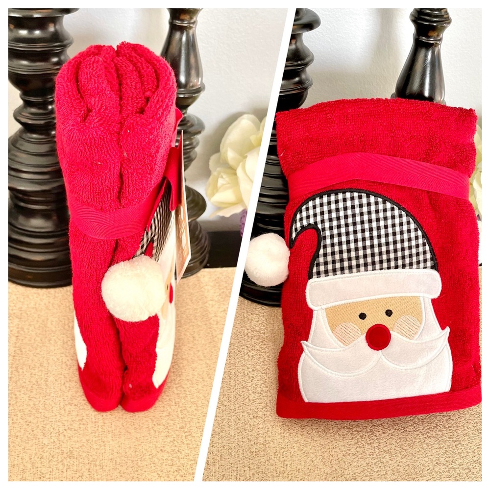 NWT SET OF 2 3D SANTA CLAUS Hand Towels